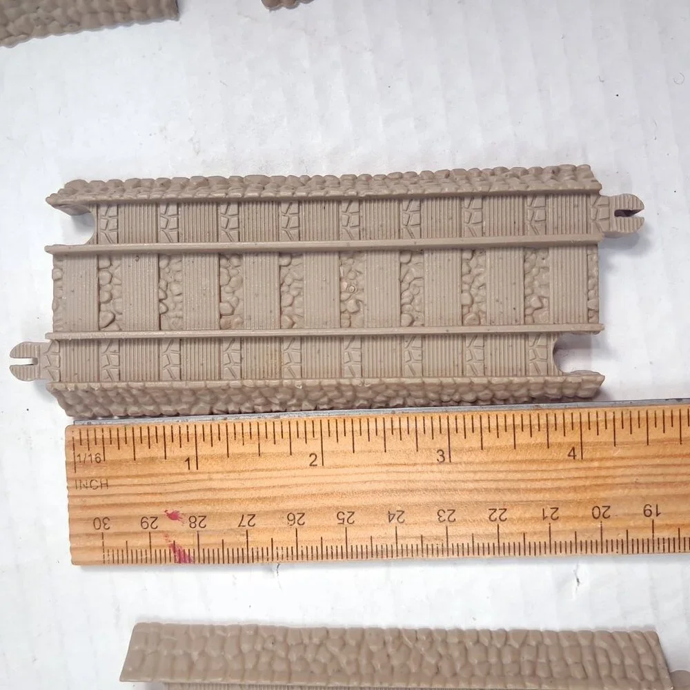 Thomas & Friends Trackmaster track straight set 24 tan brown plastic 2009 Mattel